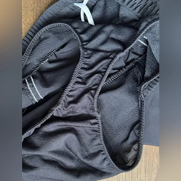 UNDER ARMOUR YOUTH Girls Running Shorts Black Reflective Trim Size YMD - Picture 7 of 9